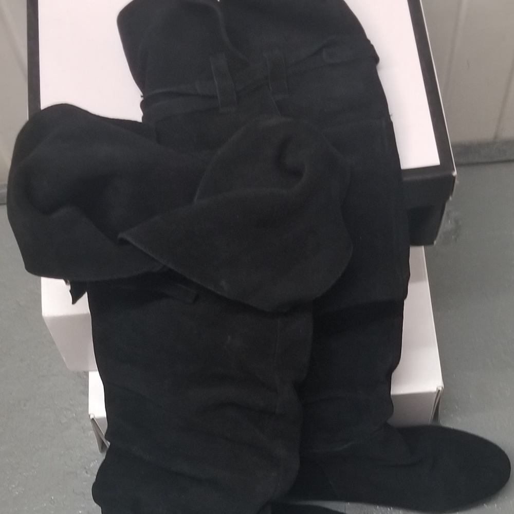 Boots - Picture 5 of 5